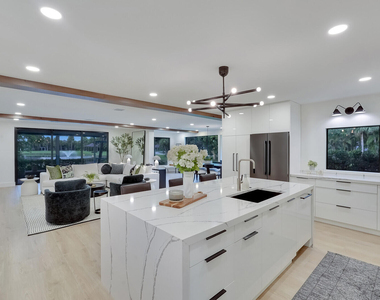 2735 Polo Island Drive - Photo Thumbnail 8
