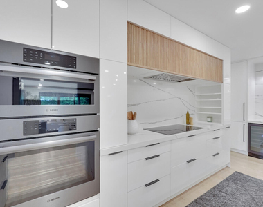 2735 Polo Island Drive - Photo Thumbnail 13