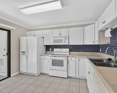 184 Mastic Tree Court - Photo Thumbnail 9