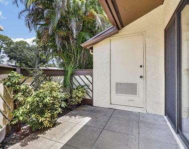 184 Mastic Tree Court - Photo Thumbnail 3