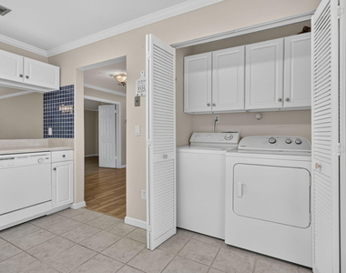 184 Mastic Tree Court - Photo Thumbnail 12