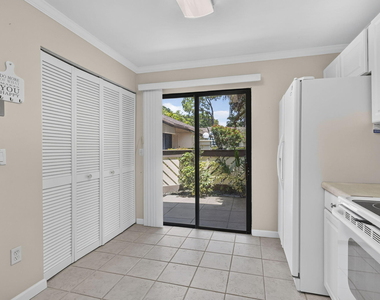 184 Mastic Tree Court - Photo Thumbnail 11