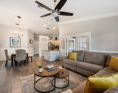 14832 Paddock Drive - Photo Thumbnail 4