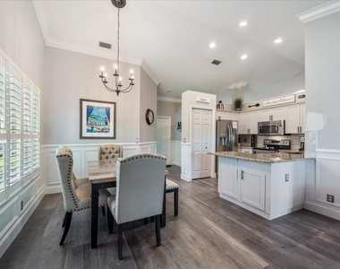 14832 Paddock Drive - Photo Thumbnail 7