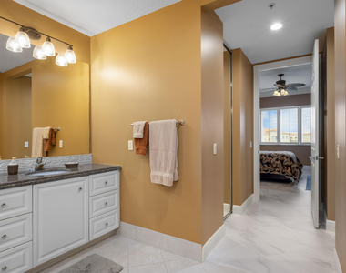 8 Harbour Isle Drive E - Photo Thumbnail 12