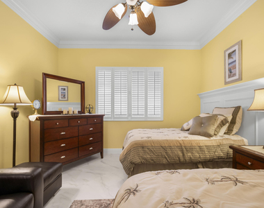 8 Harbour Isle Drive E - Photo Thumbnail 4