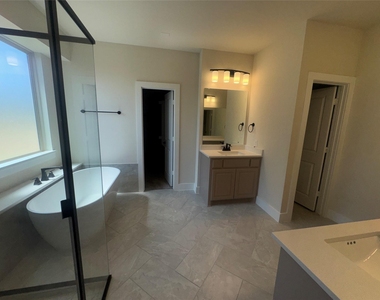 1701 Shamrock Green - Photo Thumbnail 3