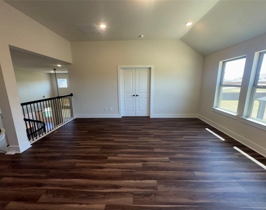 1701 Shamrock Green - Photo Thumbnail 14