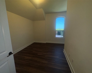 1701 Shamrock Green - Photo Thumbnail 13