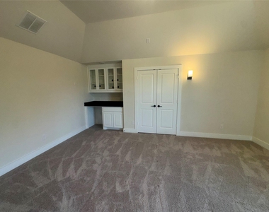 1701 Shamrock Green - Photo Thumbnail 16