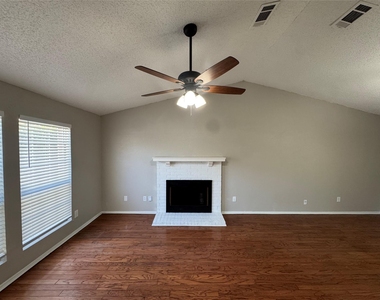 3808 Staghorn Circle S - Photo Thumbnail 1