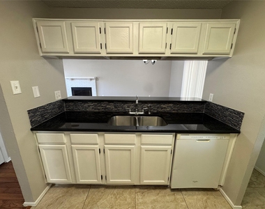 3808 Staghorn Circle S - Photo Thumbnail 5