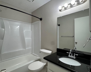 3808 Staghorn Circle S - Photo Thumbnail 15