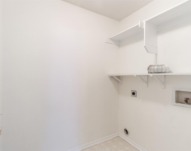7921 Rattlers Court - Photo Thumbnail 14