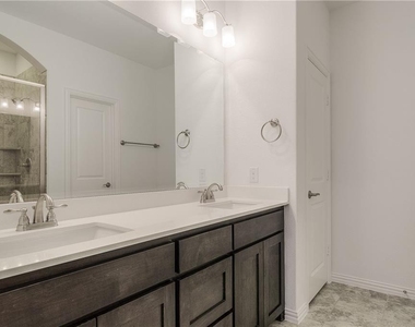 3708 Lantern Lane - Photo Thumbnail 14