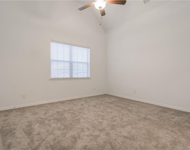 3708 Lantern Lane - Photo Thumbnail 12