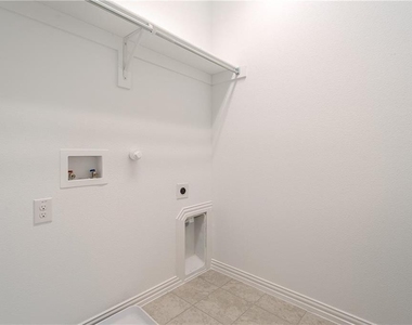 3708 Lantern Lane - Photo Thumbnail 18