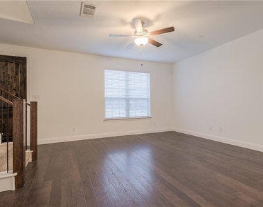3708 Lantern Lane - Photo Thumbnail 8