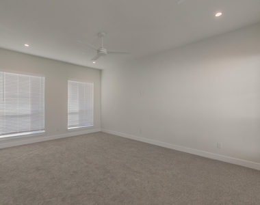 682 W Main Street - Photo Thumbnail 29