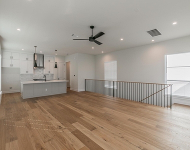 682 W Main Street - Photo Thumbnail 9