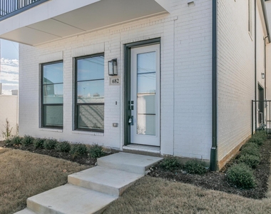 682 W Main Street - Photo Thumbnail 1