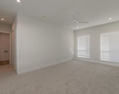 682 W Main Street - Photo Thumbnail 28