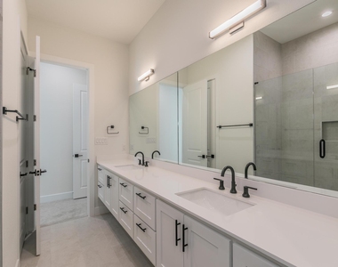 682 W Main Street - Photo Thumbnail 23