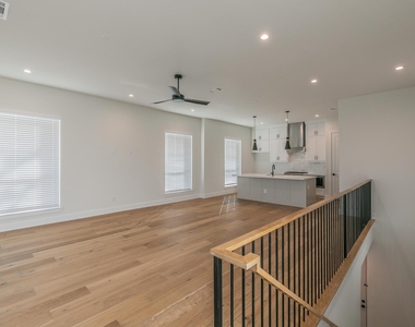 682 W Main Street - Photo Thumbnail 10