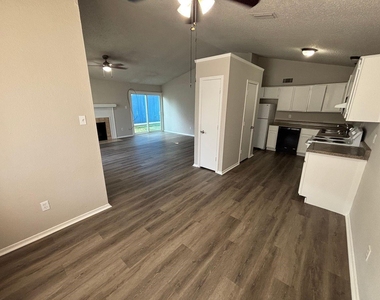 10311 Tamworth Drive - Photo Thumbnail 3