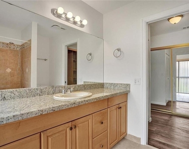 4924 Sheridan Street - Photo Thumbnail 16