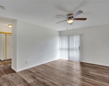 4924 Sheridan Street - Photo Thumbnail 14
