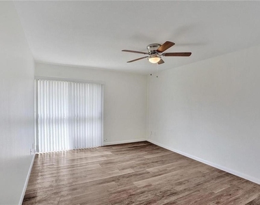 4924 Sheridan Street - Photo Thumbnail 22