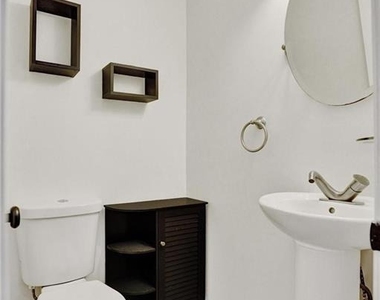 4924 Sheridan Street - Photo Thumbnail 5