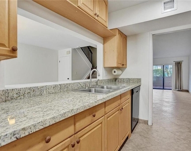 4924 Sheridan Street - Photo Thumbnail 8