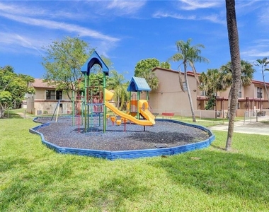 4924 Sheridan Street - Photo Thumbnail 34
