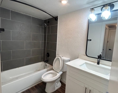 3627 Almazan Drive - Photo Thumbnail 5