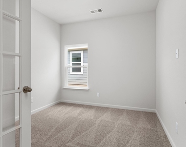 1609 Harvester Drive - Photo Thumbnail 4