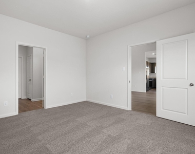 1609 Harvester Drive - Photo Thumbnail 5
