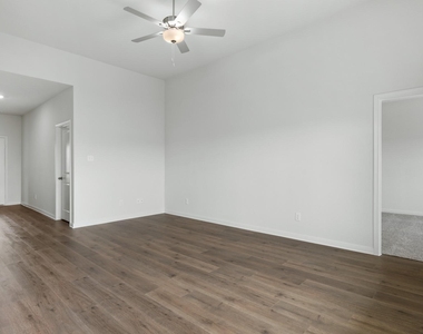 9609 Logan Square Drive - Photo Thumbnail 3