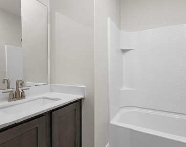 9609 Logan Square Drive - Photo Thumbnail 7