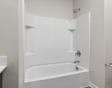 9609 Logan Square Drive - Photo Thumbnail 8
