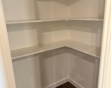 303 N Colbert Avenue - Photo Thumbnail 12