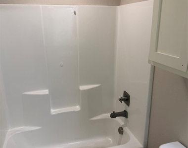 303 N Colbert Avenue - Photo Thumbnail 5
