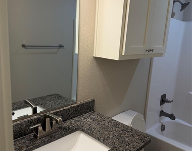 303 N Colbert Avenue - Photo Thumbnail 7