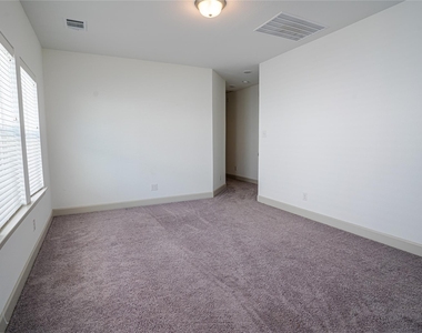 1577 Jackson Street - Photo Thumbnail 14