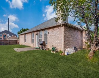 1000 Leoti Lane - Photo Thumbnail 11