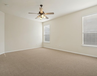 1000 Leoti Lane - Photo Thumbnail 6
