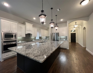 9741 Rio Frio Trail - Photo Thumbnail 8