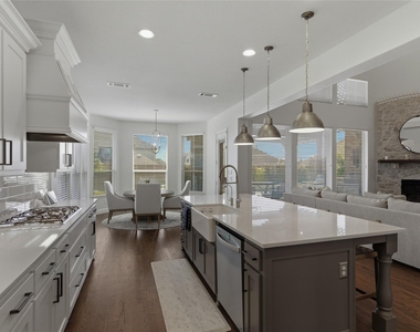 2801 Seabiscuit Road - Photo Thumbnail 15