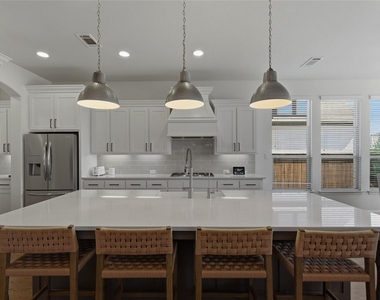 2801 Seabiscuit Road - Photo Thumbnail 11